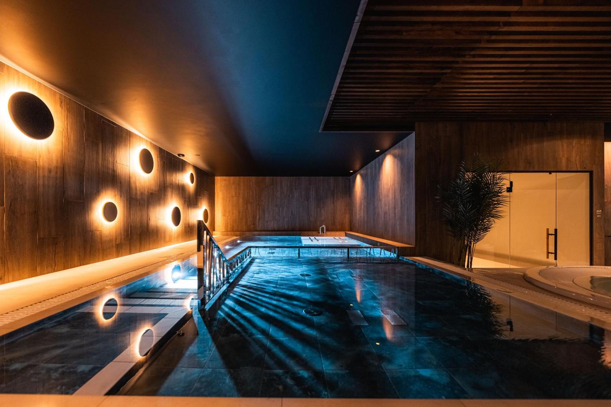 Oe Seaside Suites & Spa กูรัซซาเร ภายนอก รูปภาพ