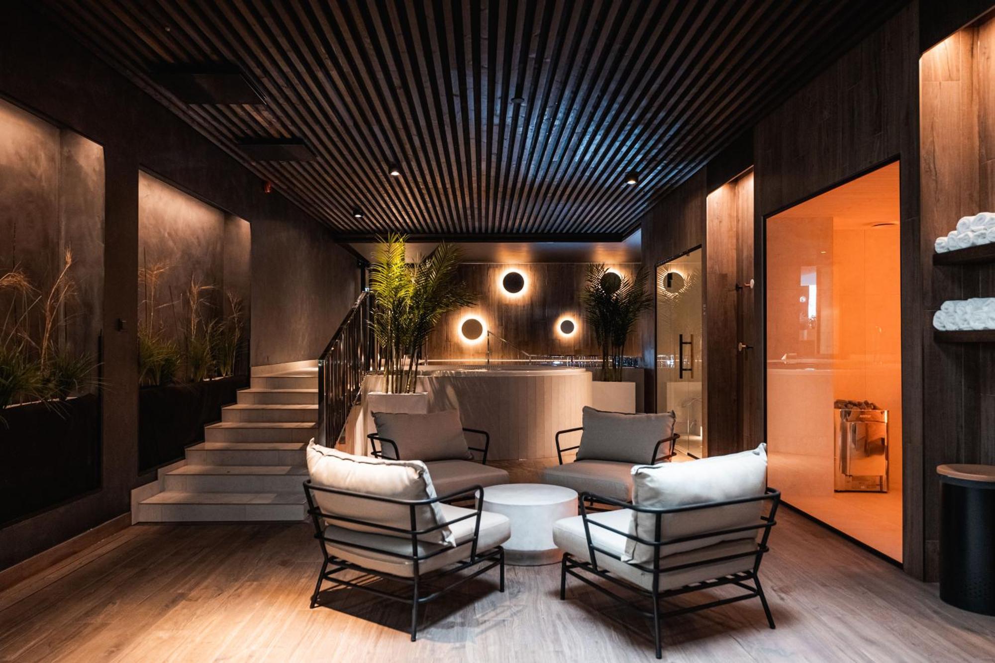 Oe Seaside Suites & Spa กูรัซซาเร ภายนอก รูปภาพ