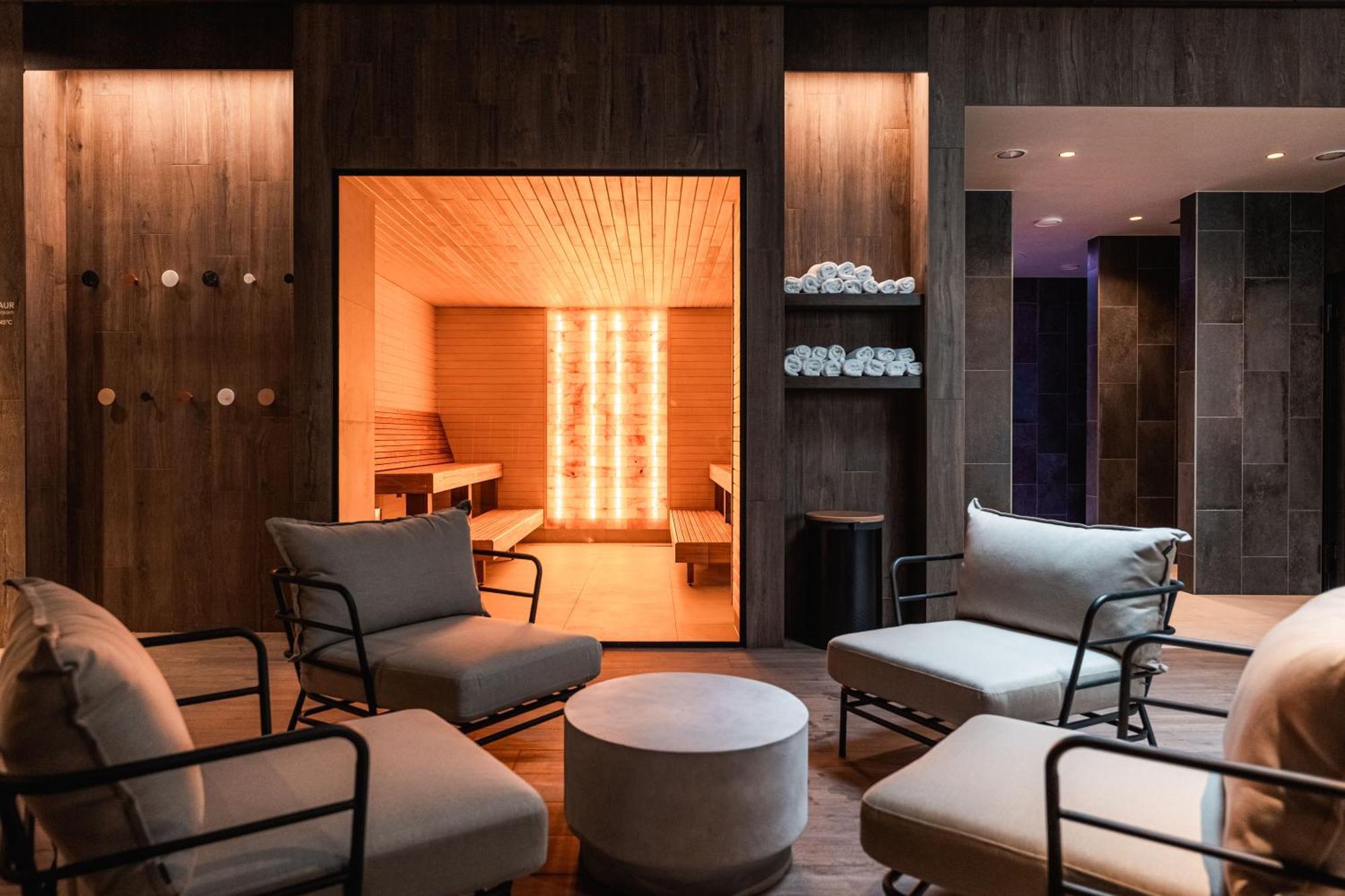 Oe Seaside Suites & Spa กูรัซซาเร ภายนอก รูปภาพ