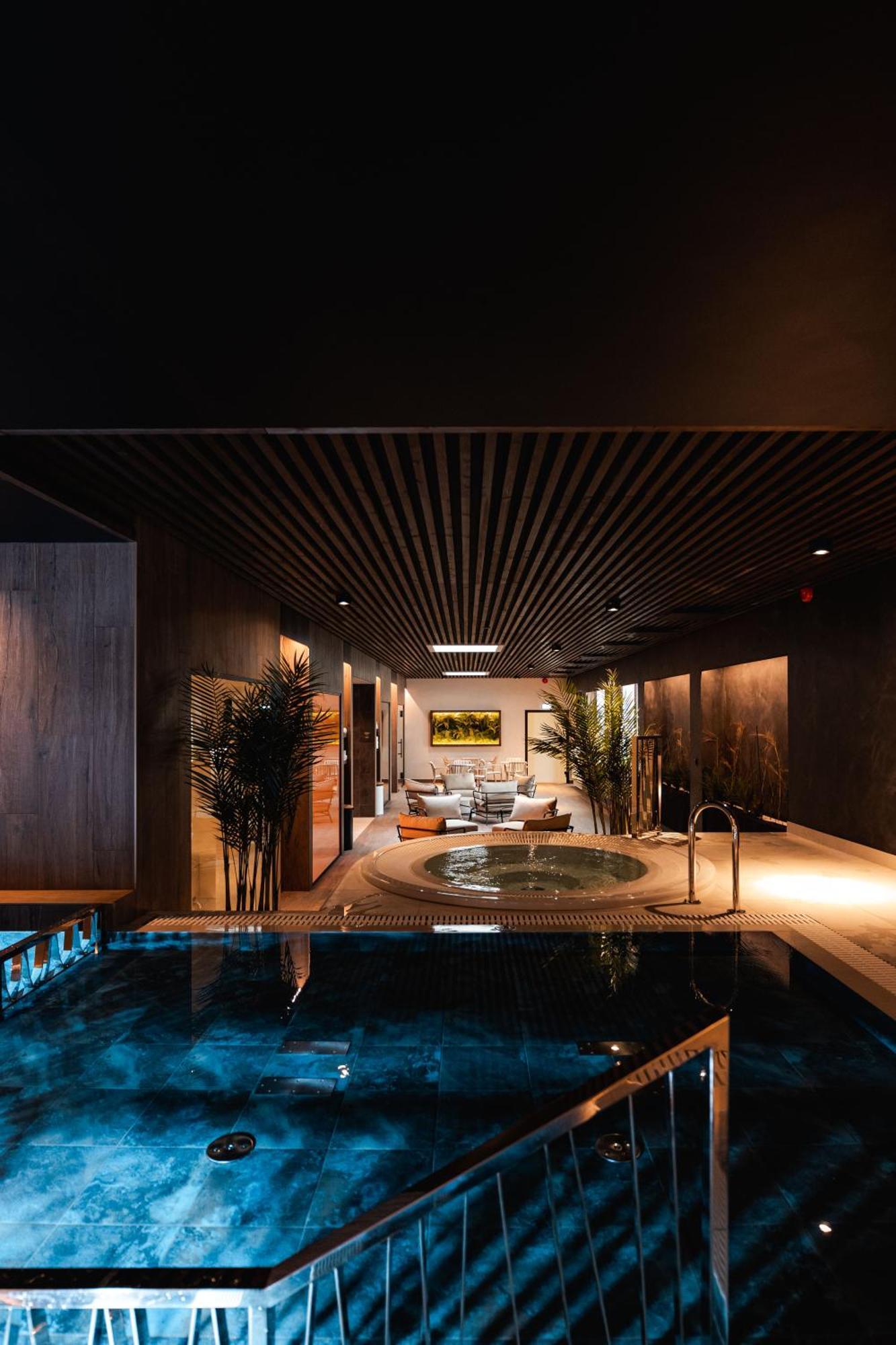 Oe Seaside Suites & Spa กูรัซซาเร ภายนอก รูปภาพ